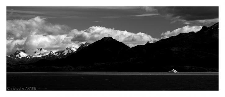 ca15-014050pss Lago Argentino, El Calafate, Patagonia