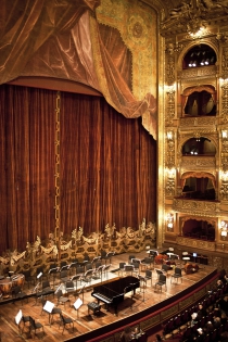  Teatro Colon